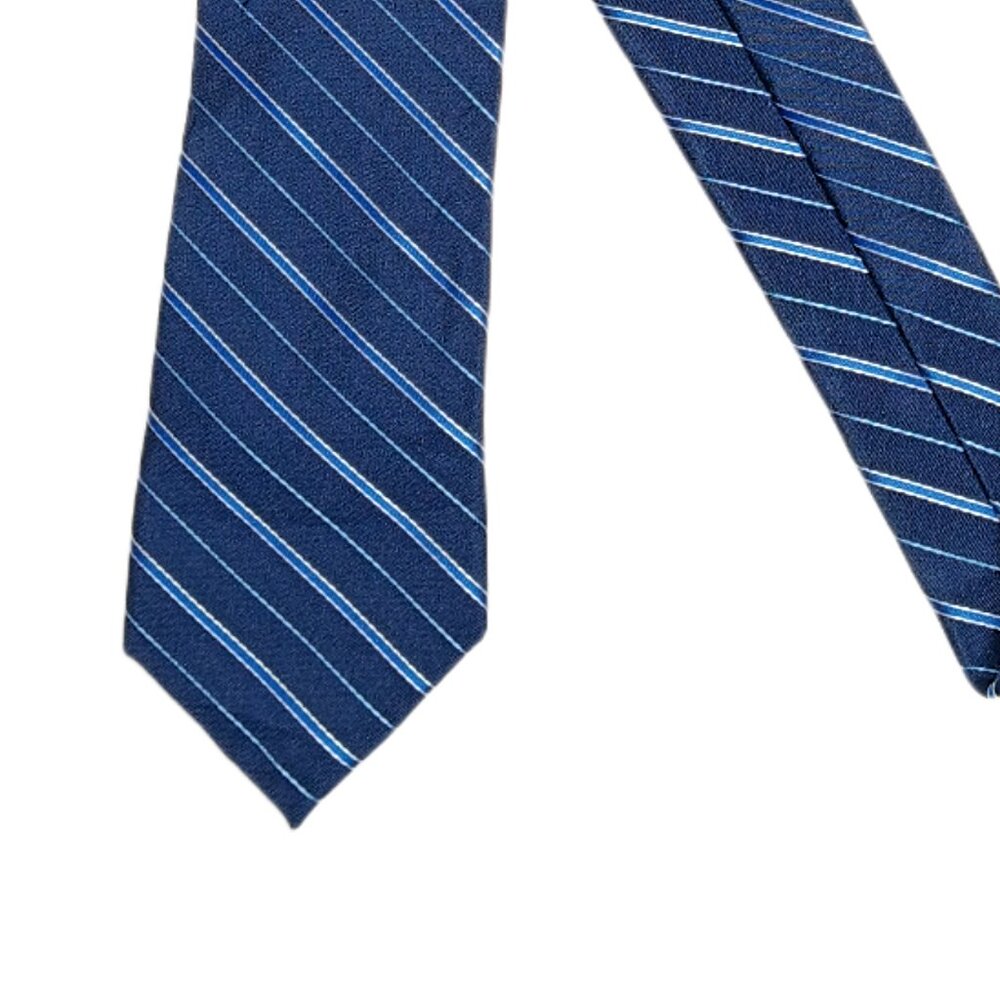 IZOD Stripe Tie Men’s 58” Navy Blue Thin Stripe Preppy Corpcore Skinny Tie NWT